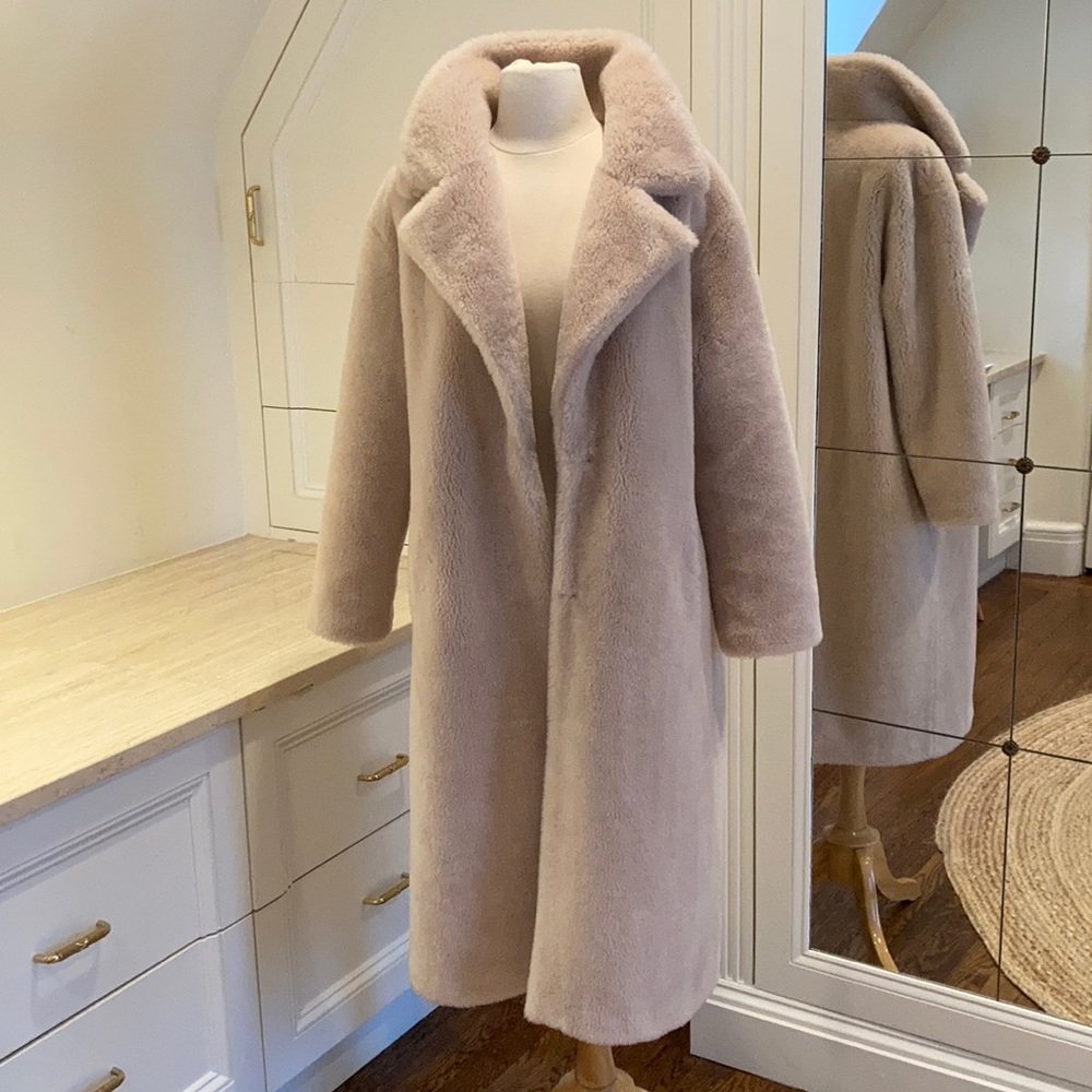 Curated. The Classic Teddy coat size xs.  New Sand